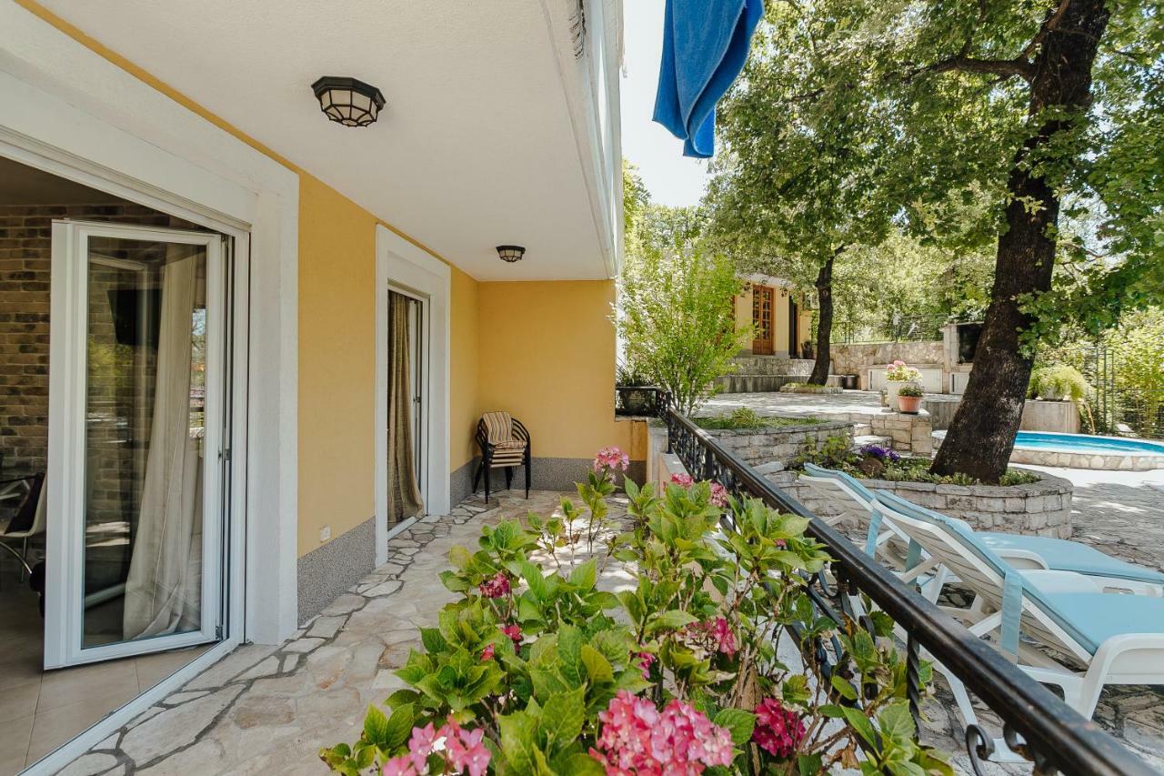 Poolside Apartments Miljan I Ranko Херцег Нови Екстериор снимка